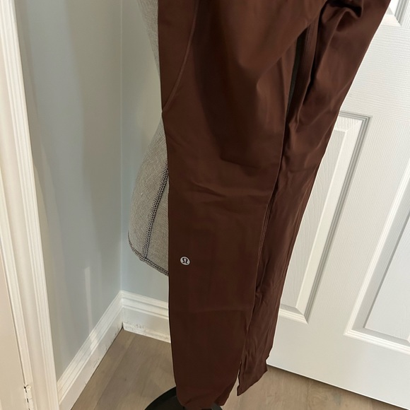Lululemon leggings with pockets - Picture 2 of 2